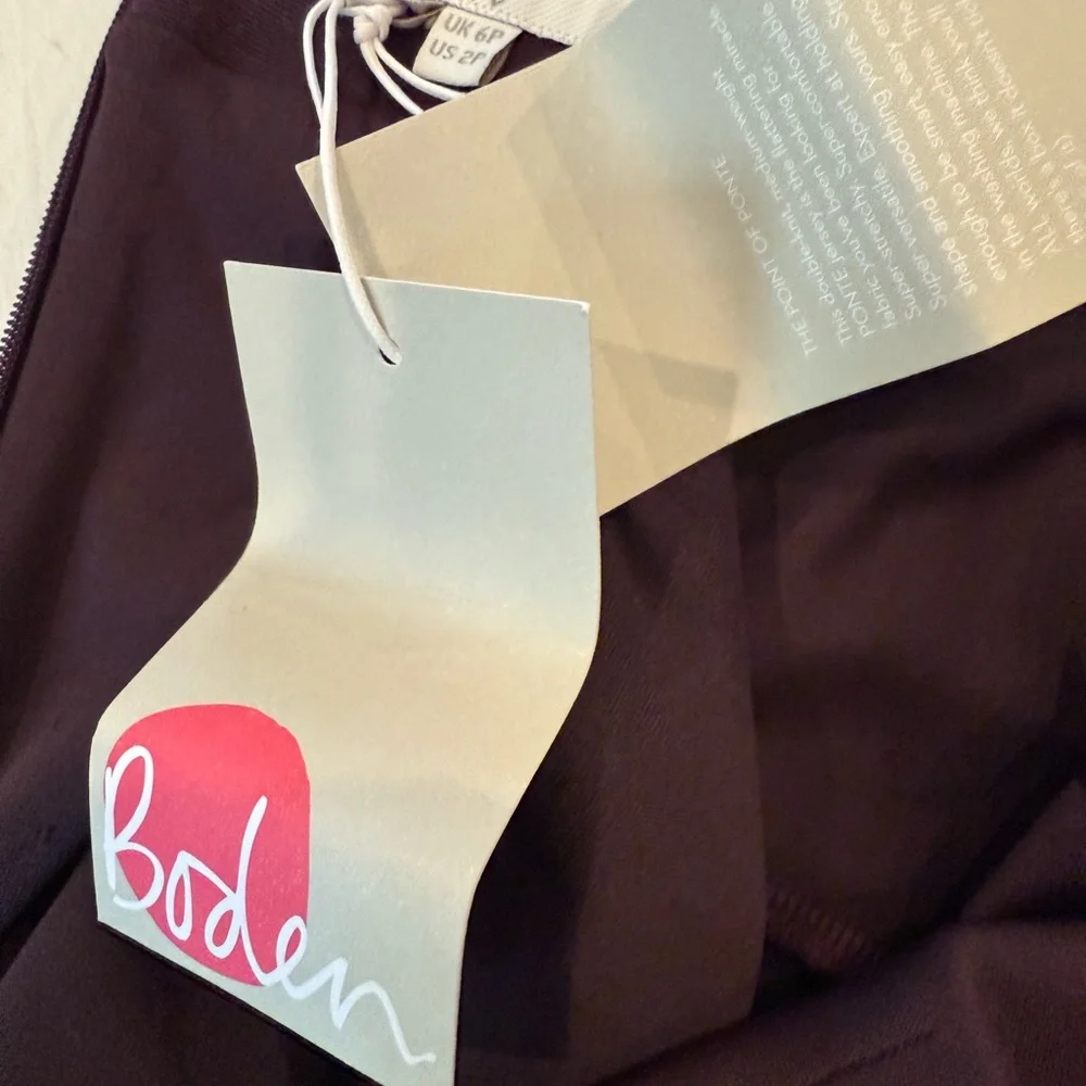 Elegant Purple Dress with Red Accents - Picture 14 of 14